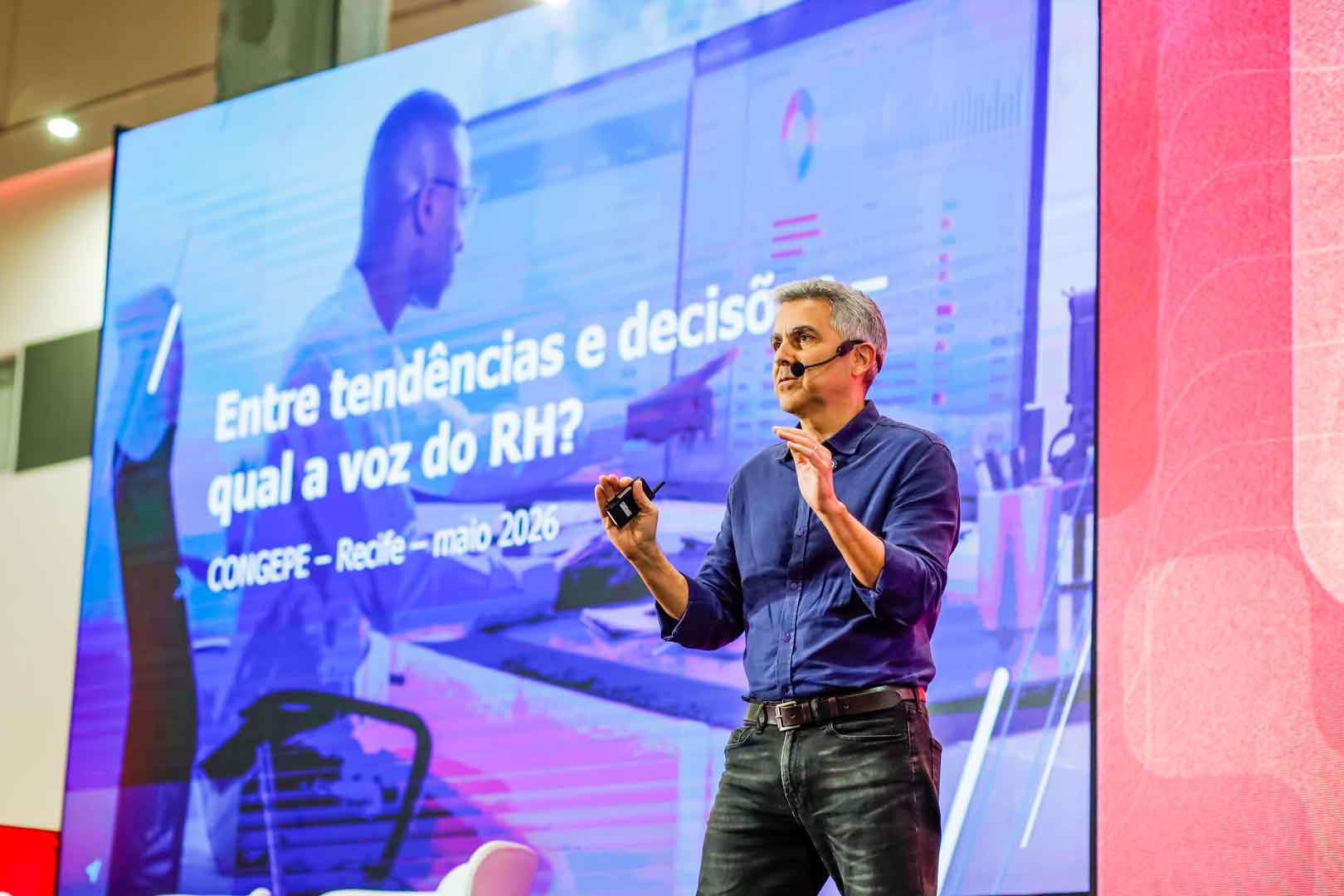 Marcelo Nóbrega palestrando